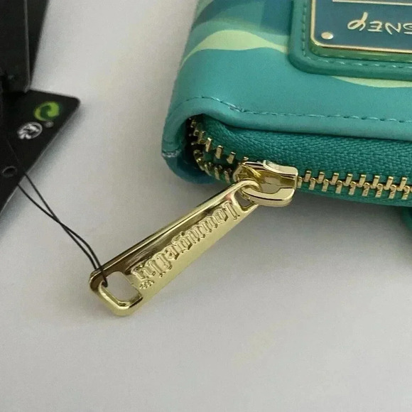 Loungefly Disney Tangled RAPUNZEL Princess Castle Glow-in-the-Dark Zip Wallet - Picture 11 of 13